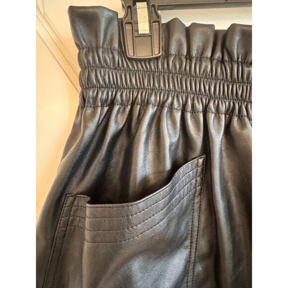 ELAN-FLORA BLACK VEGAN LEATHER Elastic Waist SHORT Womens Size Large - Picture 3 of 10